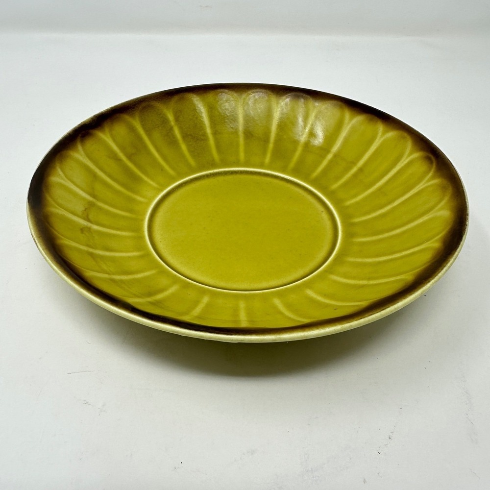 VTG MCM Avacado Green Ceramic Ribbed Shallow Bowl Retro Pottery Japan  7.75 Inch